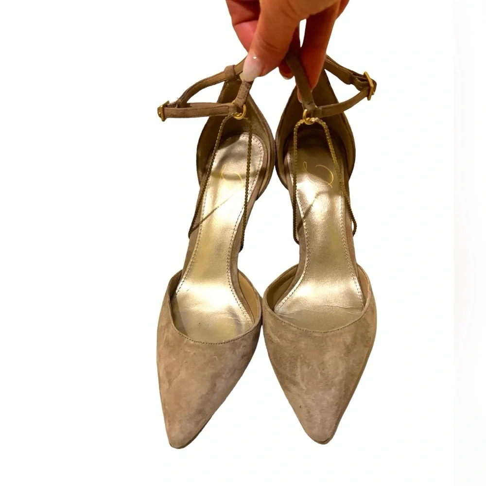 Vero Cuoio Tan Suede Heels with gold chain size 5.5 - Picture 3 of 10